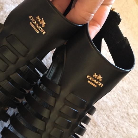 Coach heels size 8 - Picture 5 of 8